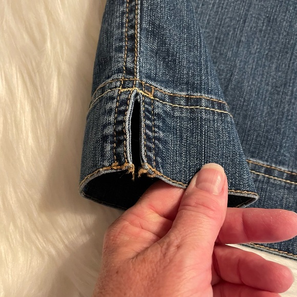 Bandolino Blu, Capris, Blue Jeans, Pockets, Rivets, Stretch, Size 12 - Picture 12 of 15